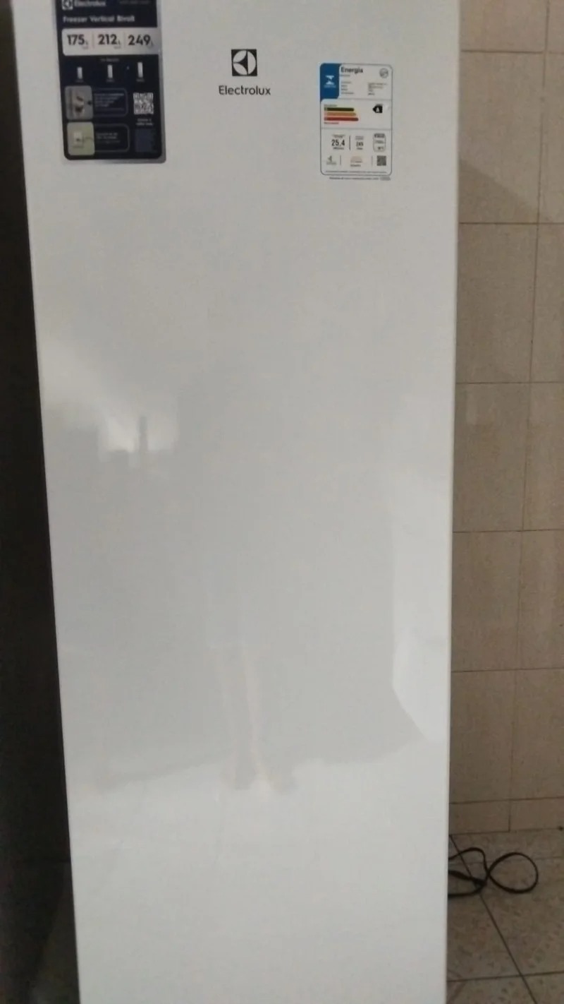Freezer Vertical Electrolux 249L 1 Porta Inverter Efficient FEI27T 110/220V - Imagem 7